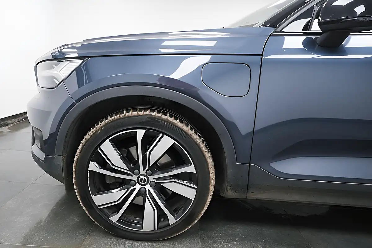 Used 2022 Volvo XC40 Ultimate Dark Blue - Interior and Exterior details 4