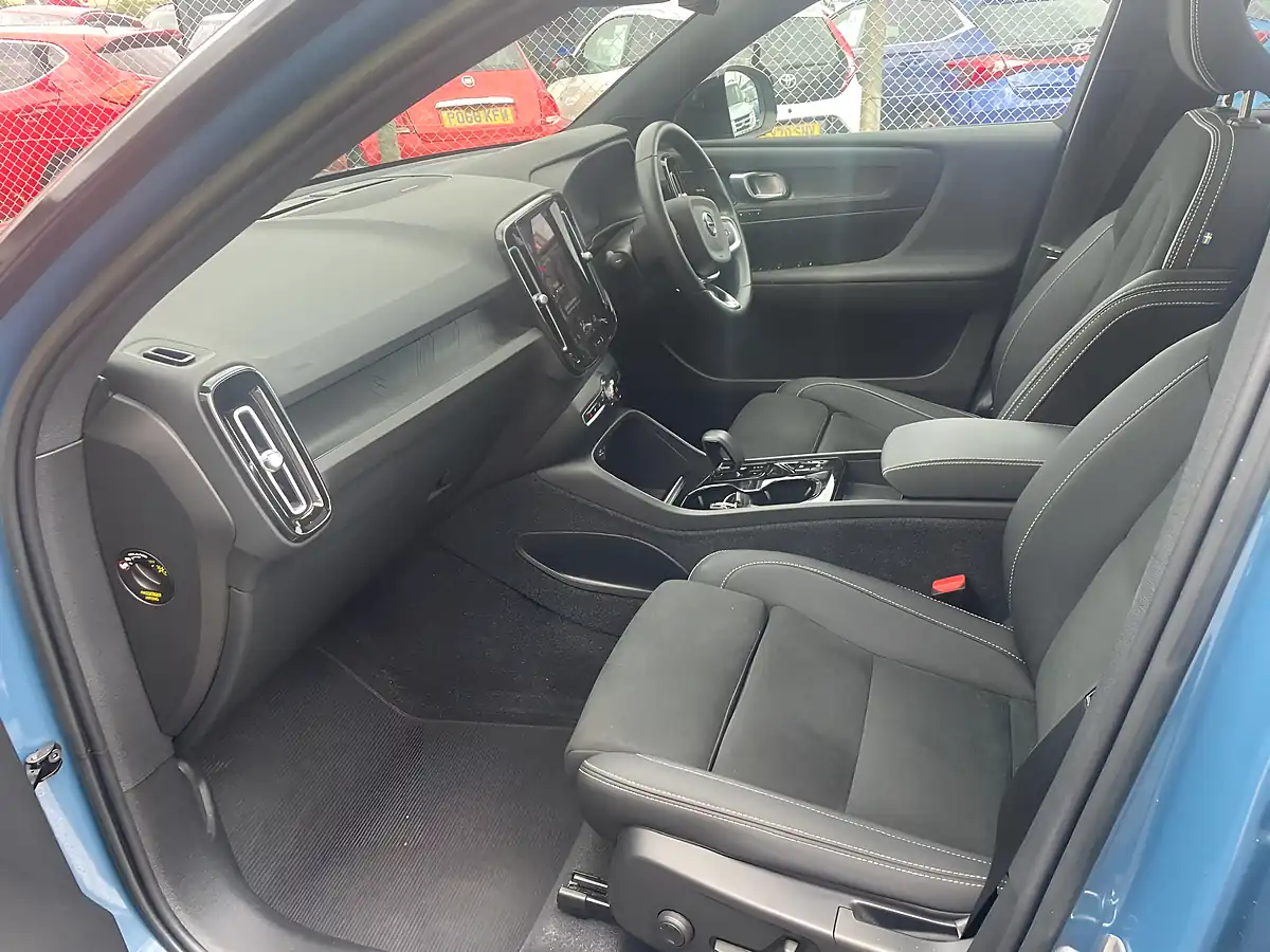 Used 2022 Volvo XC40 Ultimate Fjord Blue - Interior and Exterior details 6