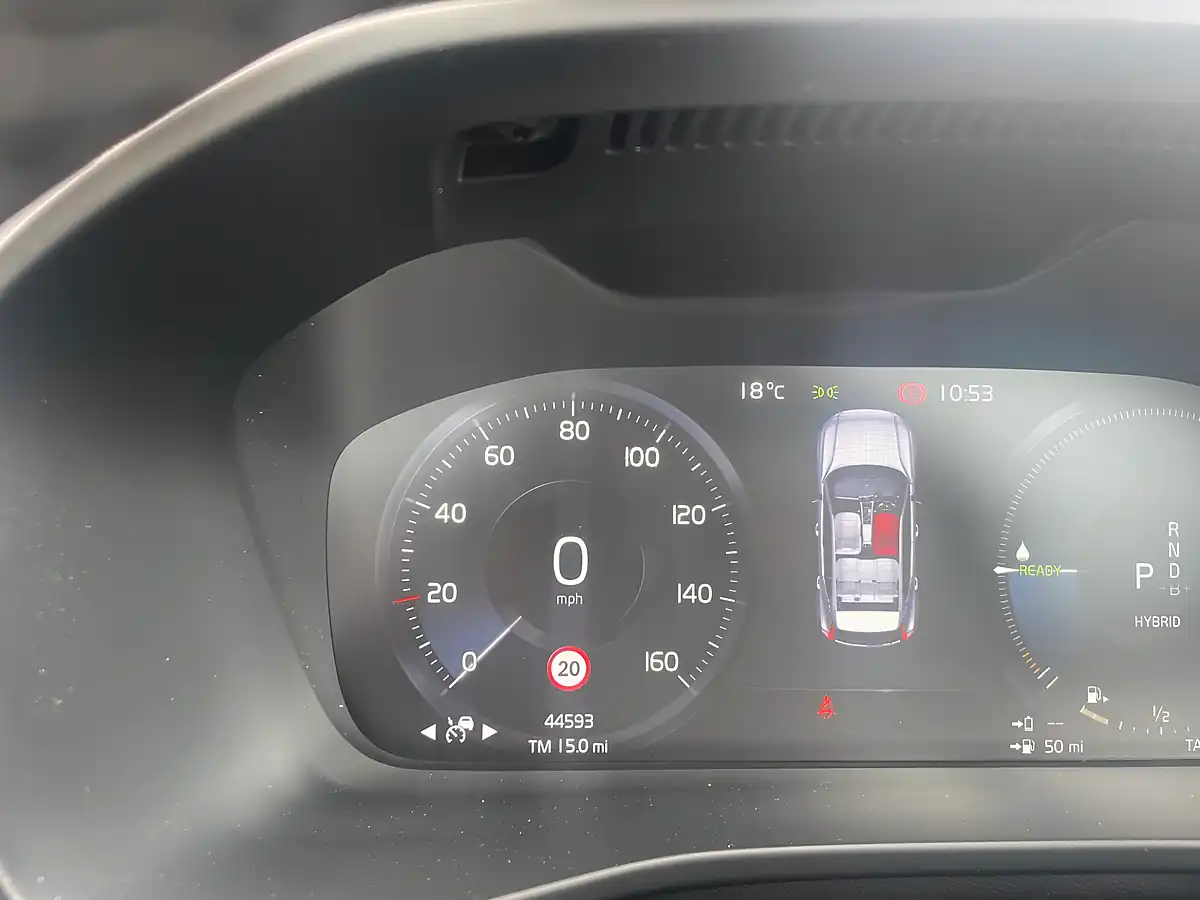 Used 2022 Volvo XC40 Ultimate Fjord Blue - Interior and Exterior details 7