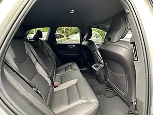 Used 2022 Volvo XC60 Plus Silver - Interior and Exterior details 10