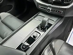 Used 2022 Volvo XC60 Plus Silver - Interior and Exterior details 12