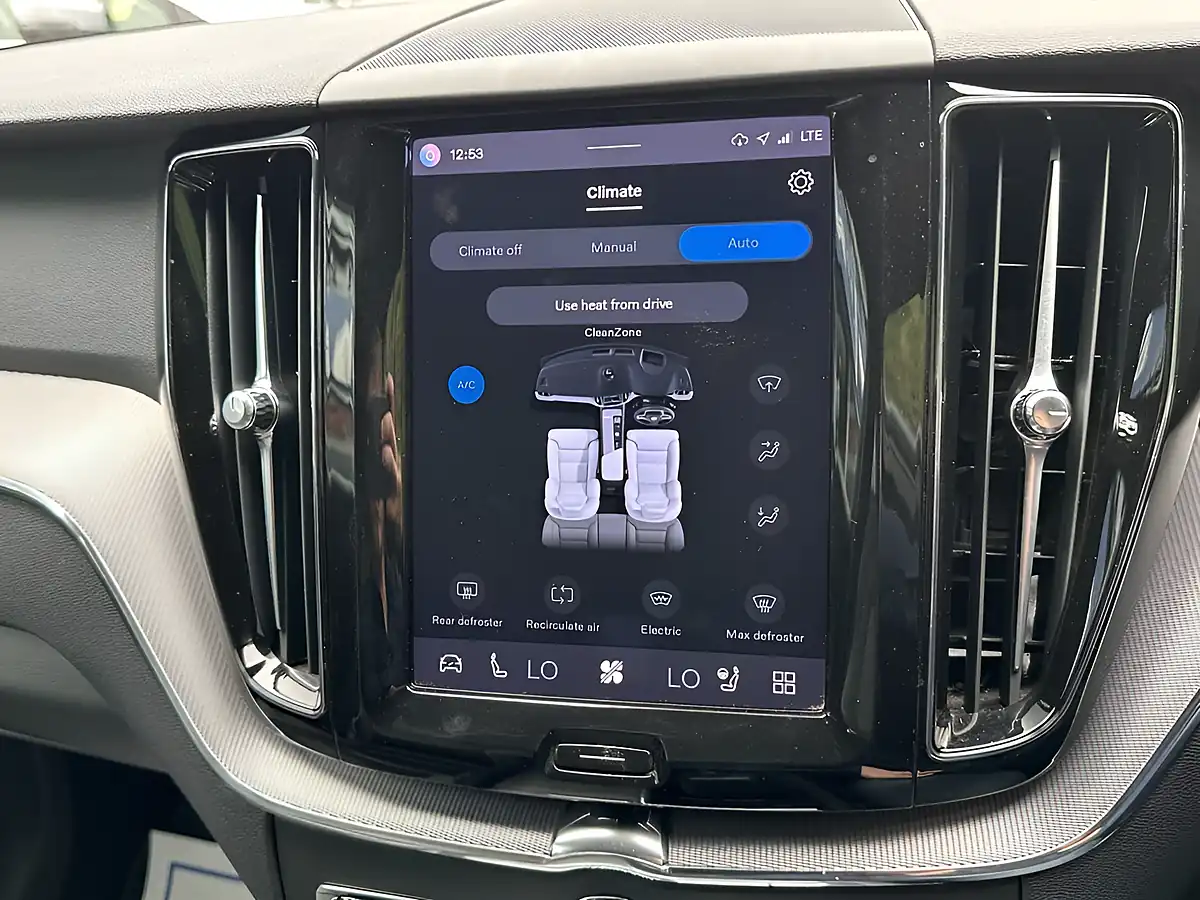Used 2022 Volvo XC60 Plus Silver - Interior and Exterior details 14