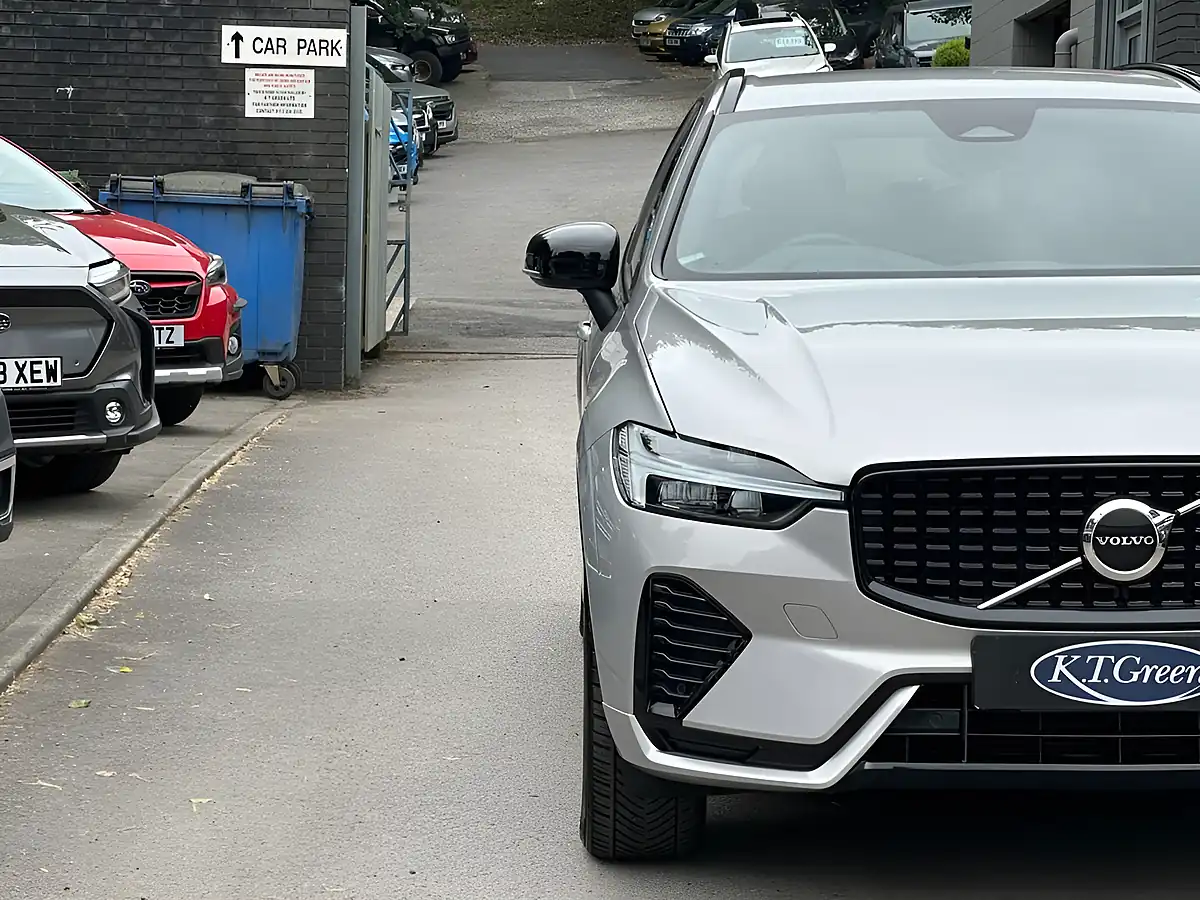 Used 2022 Volvo XC60 Plus Silver - Interior and Exterior details 17