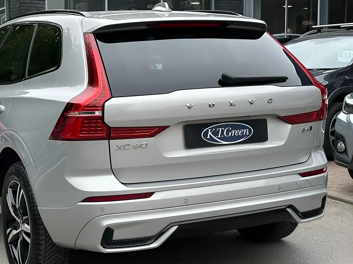 Used 2022 Volvo XC60 Plus Silver - Interior and Exterior details 19