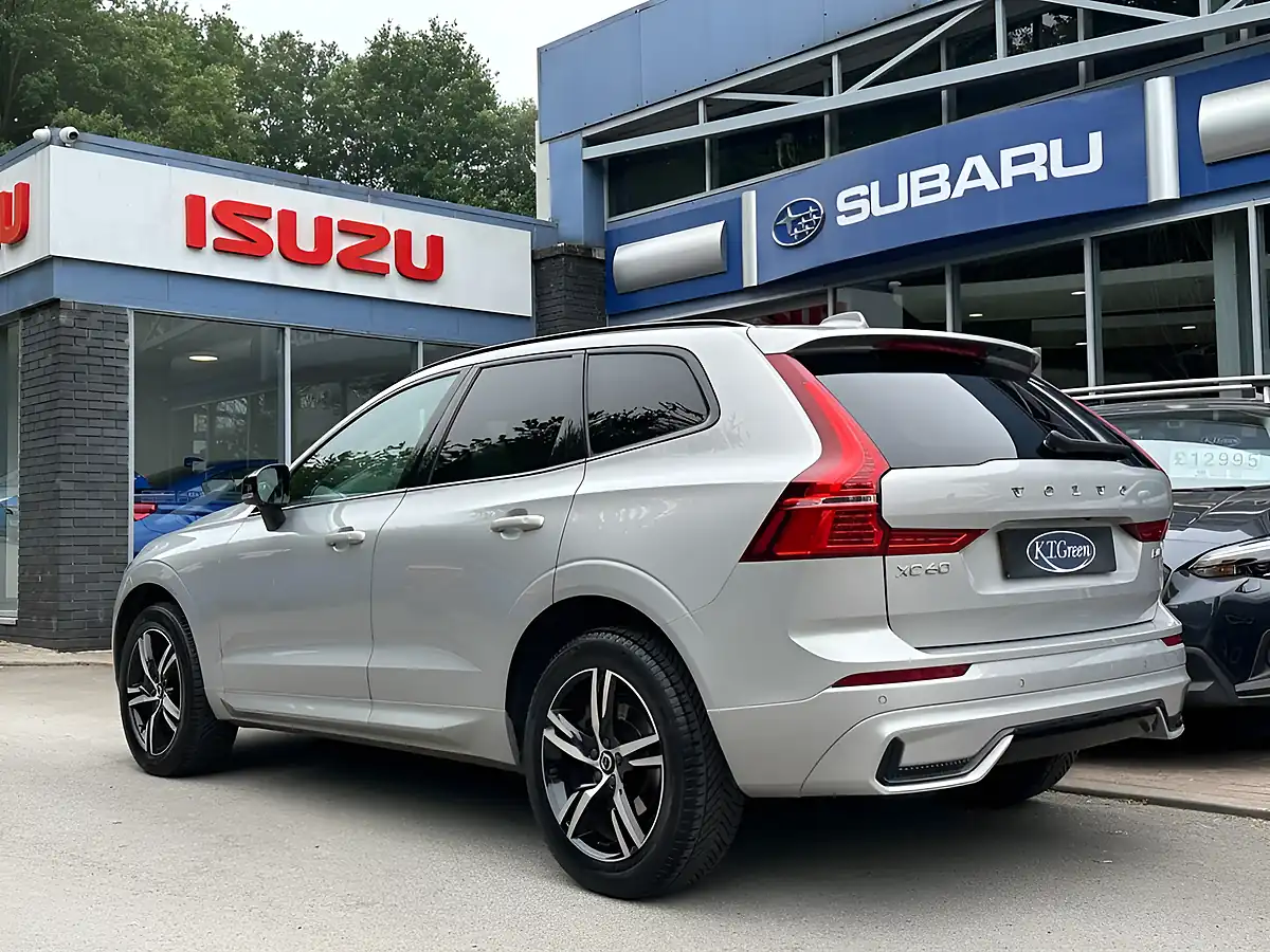 Used 2022 Volvo XC60 Plus Silver - Interior and Exterior details 3