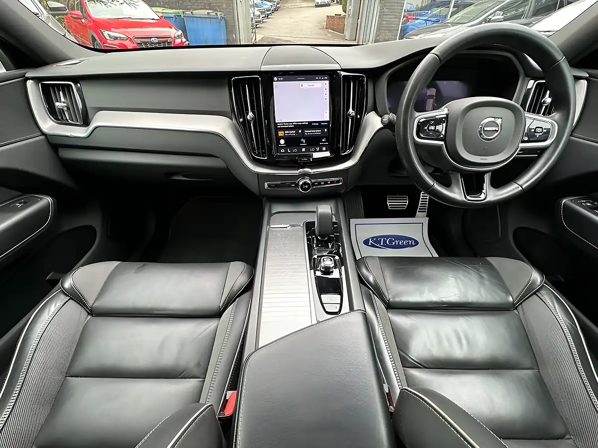 Used 2022 Volvo XC60 Plus Silver - Interior and Exterior details 9