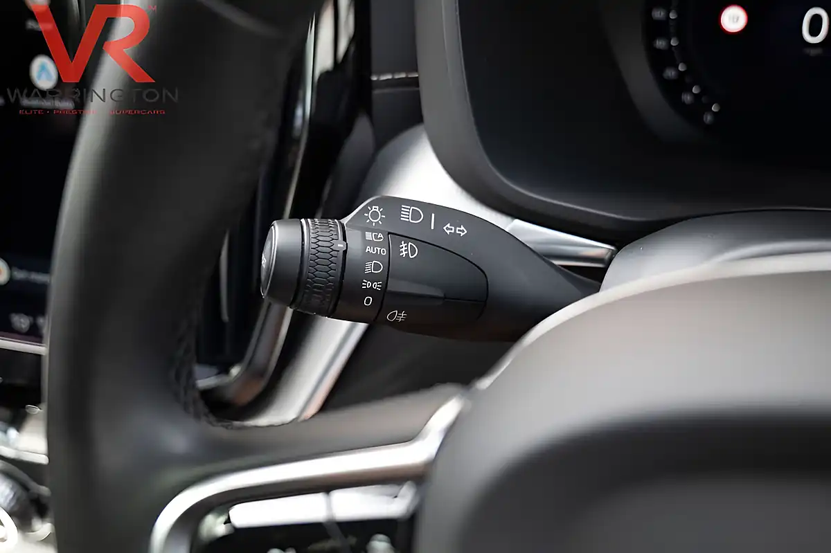 Used 2022 Volvo XC60 R-Design Pro Crystal White - Interior and Exterior details 10
