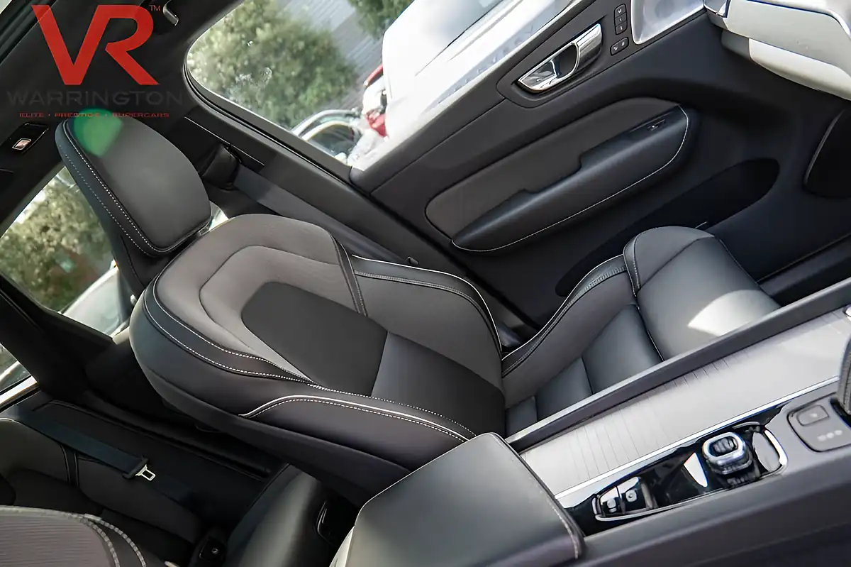 Used 2022 Volvo XC60 R-Design Pro Crystal White - Interior and Exterior details 3