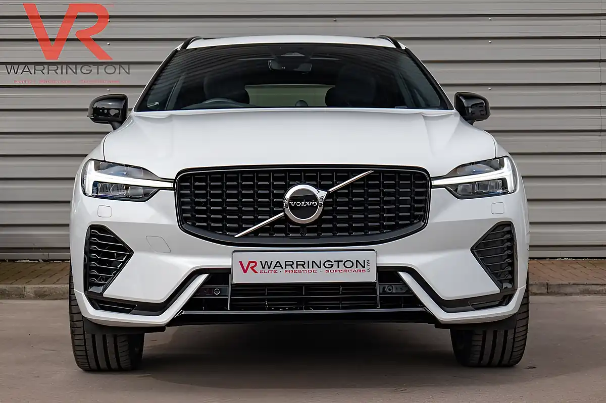 Used 2022 Volvo XC60 R-Design Pro Crystal White - Interior and Exterior details 4