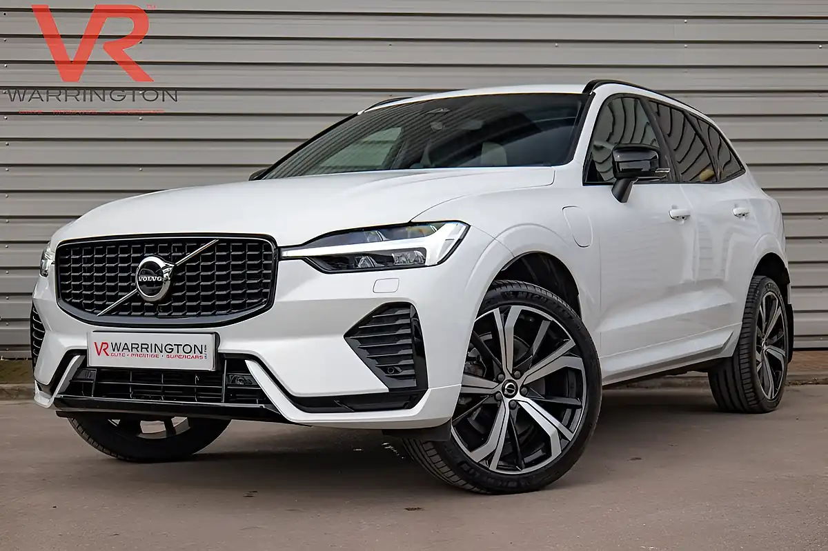Used 2022 Volvo XC60 R-Design Pro Crystal White - Interior and Exterior details 8
