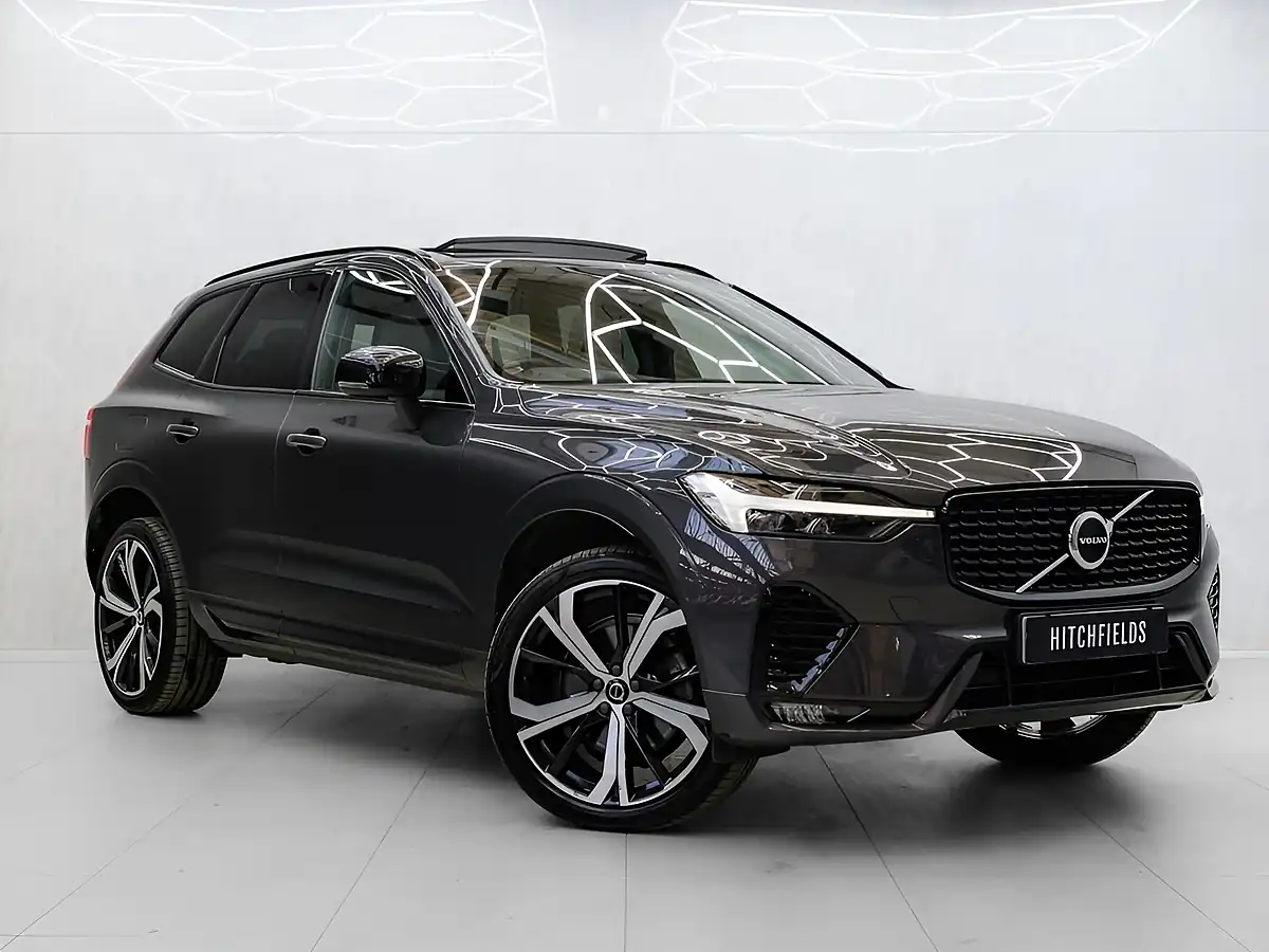 Used 2022 Volvo XC60 R-Design Pro Grey - Front View