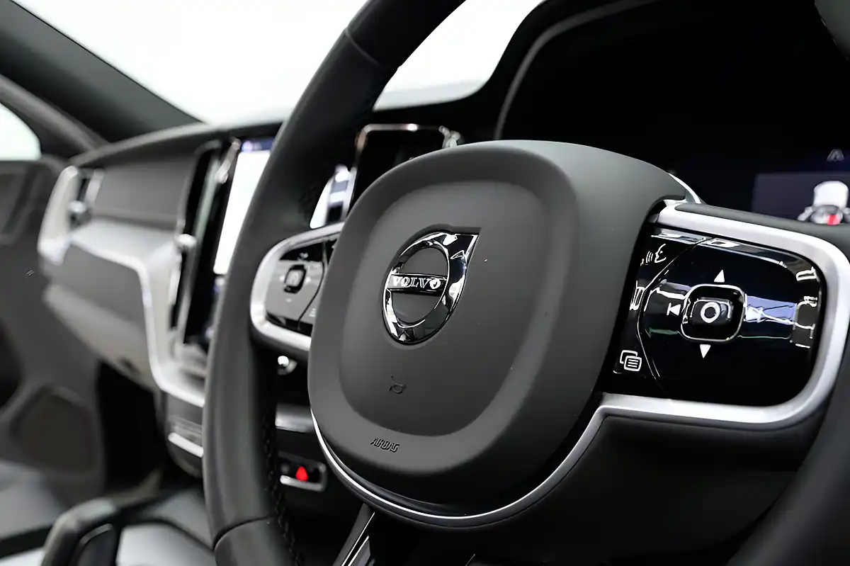 Used 2022 Volvo XC60 R-Design Pro Grey - Interior and Exterior details 14