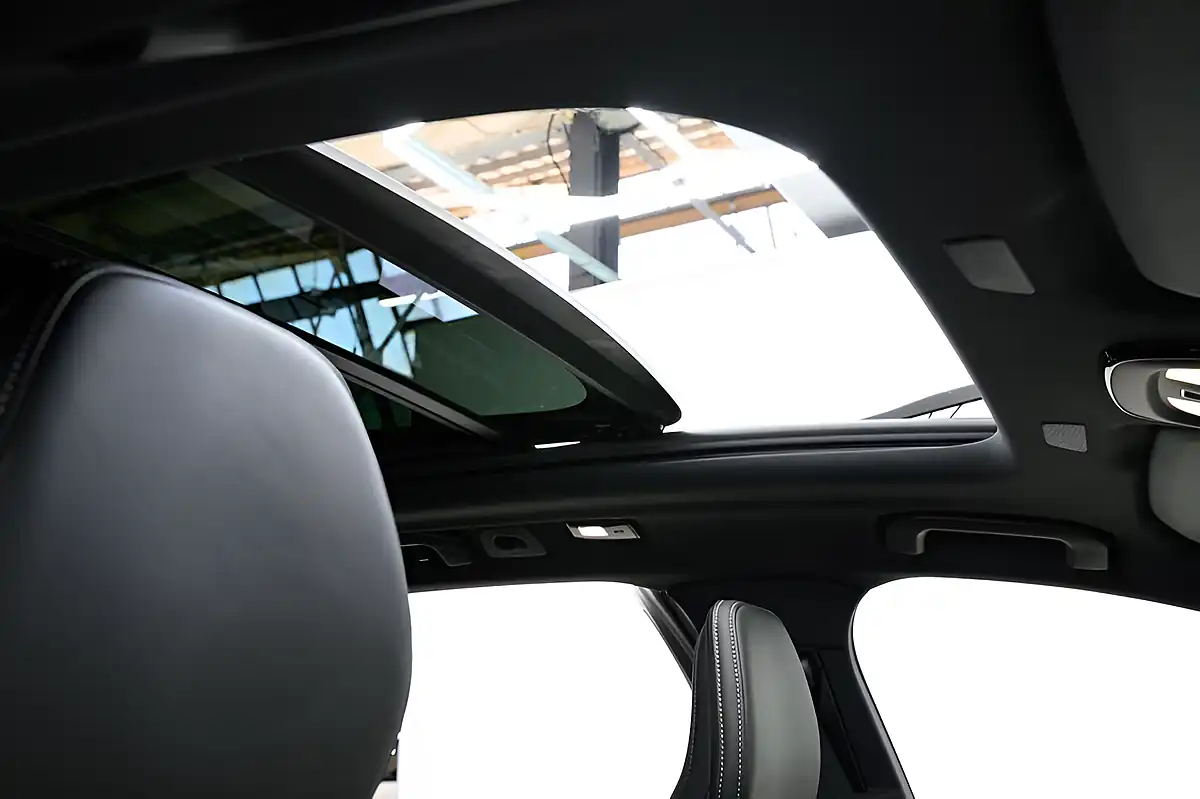 Used 2022 Volvo XC60 R-Design Pro Grey - Interior and Exterior details 15