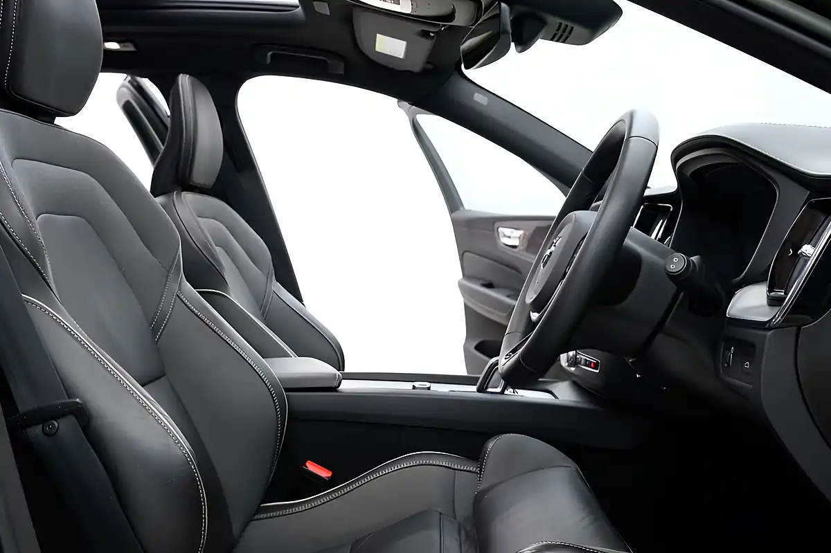 Used 2022 Volvo XC60 R-Design Pro Grey - Interior and Exterior details 18