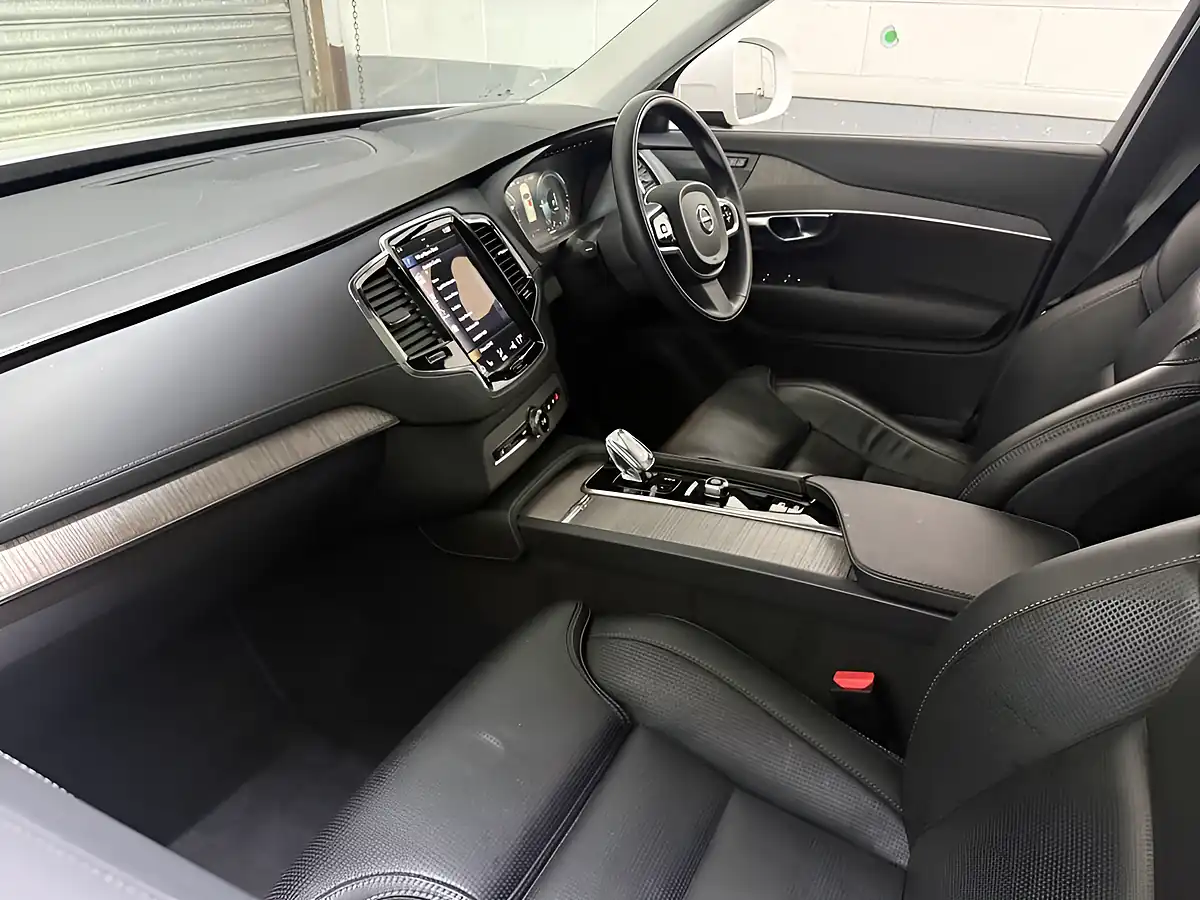 Used 2022 Volvo Xc90 Inscription Pro Ice White Metallic - Interior and Exterior details 12