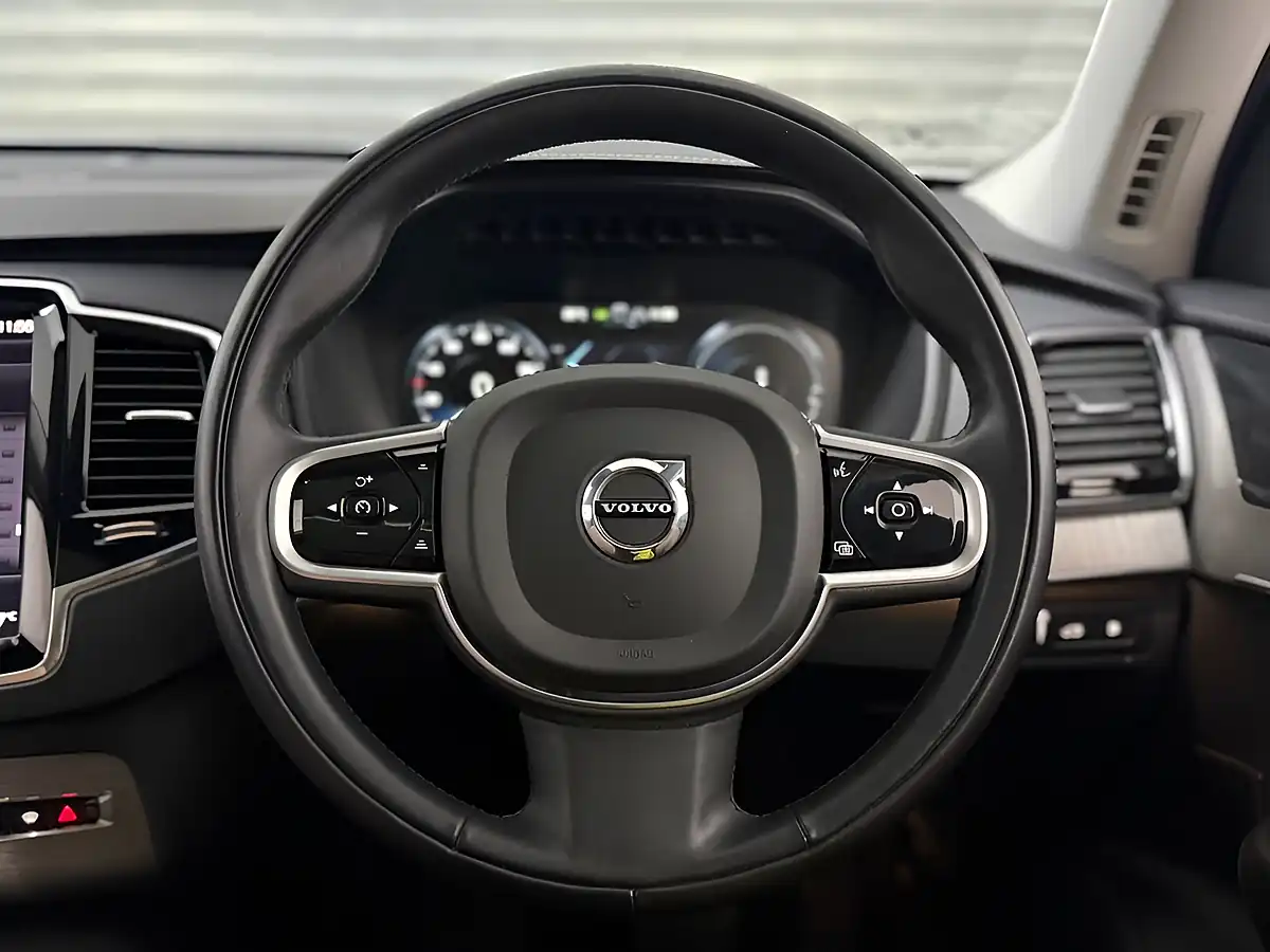 Used 2022 Volvo Xc90 Inscription Pro Ice White Metallic - Interior and Exterior details 13