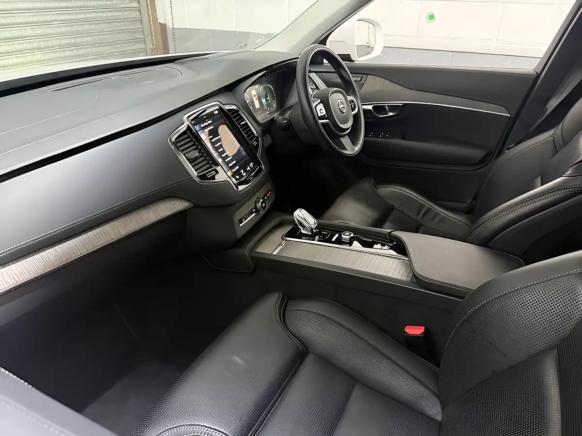 Used 2022 Volvo Xc90 Inscription Pro Ice White Metallic - Interior and Exterior details 2