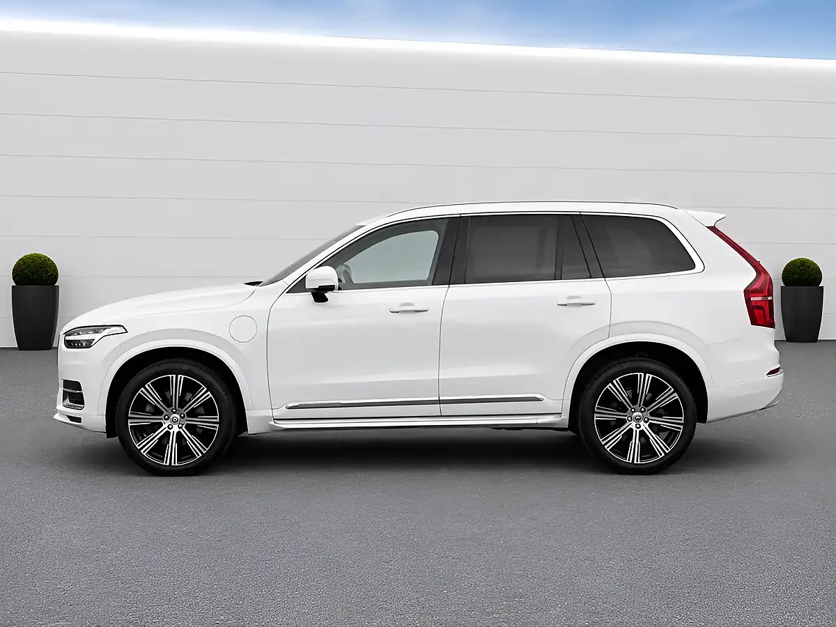 Used 2022 Volvo Xc90 Inscription Pro Ice White Metallic - Interior and Exterior details 7