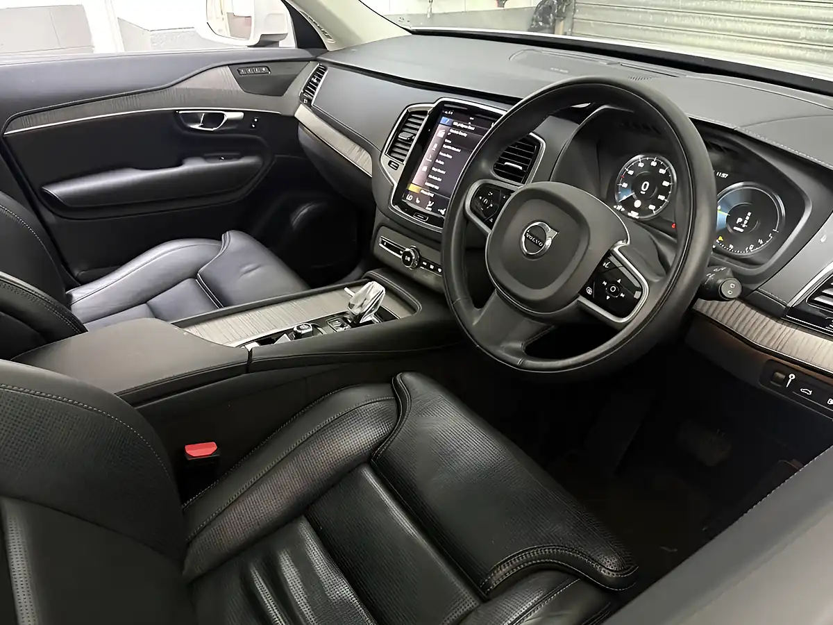 Used 2022 Volvo Xc90 Inscription Pro Ice White Metallic - Interior and Exterior details 9