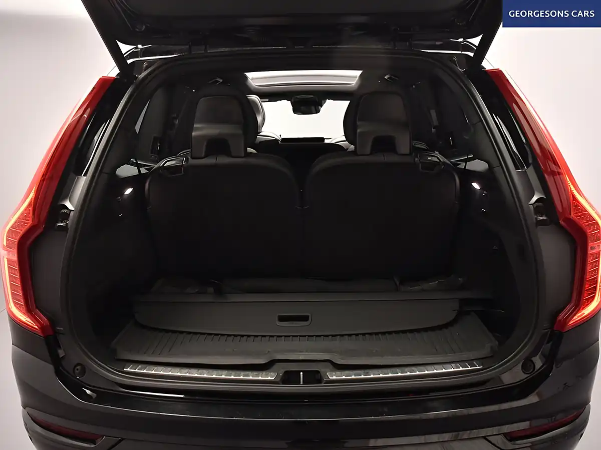 Used 2022 Volvo XC90 R-Design Black - Interior and Exterior details 9