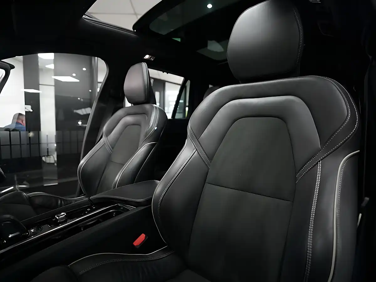 Used 2022 Volvo XC90 R-Design Pine Grey - Interior and Exterior details 15