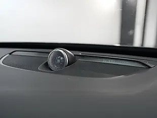 Used 2022 Volvo XC90 R-Design Pine Grey - Interior and Exterior details 16