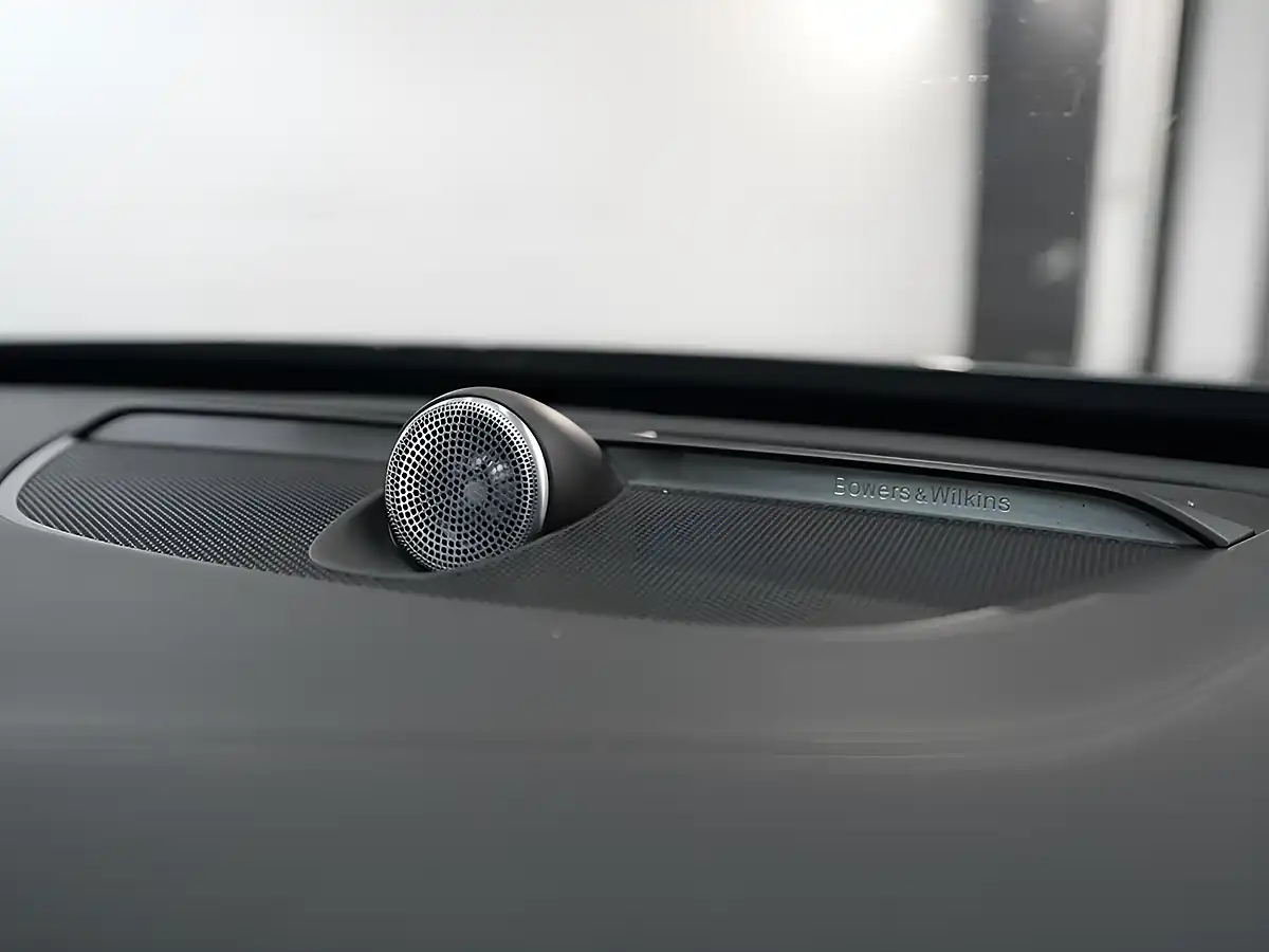 Used 2022 Volvo XC90 R-Design Pine Grey - Interior and Exterior details 16