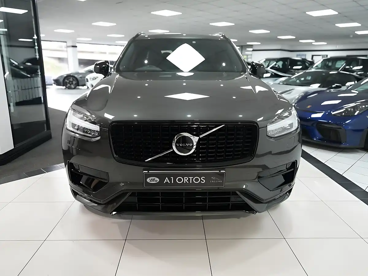 Used 2022 Volvo XC90 R-Design Pine Grey - Interior and Exterior details 2