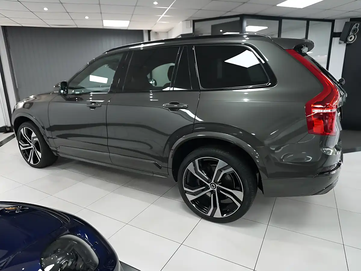 Used 2022 Volvo XC90 R-Design Pine Grey - Interior and Exterior details 5