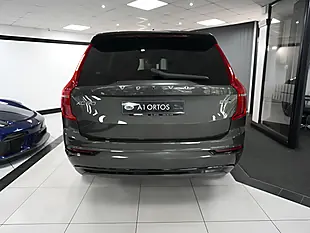 Used 2022 Volvo XC90 R-Design Pine Grey - Interior and Exterior details 6