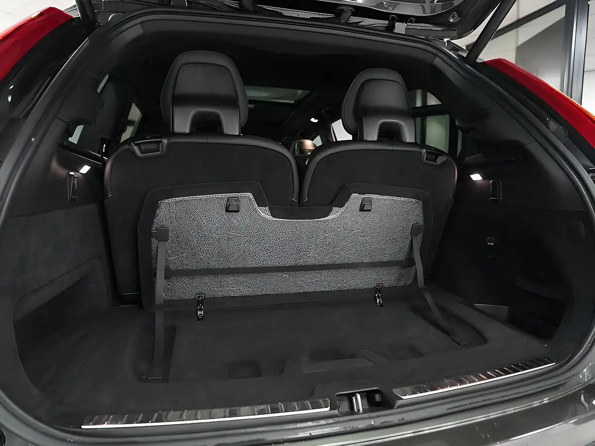 Used 2022 Volvo XC90 R-Design Pine Grey - Interior and Exterior details 9