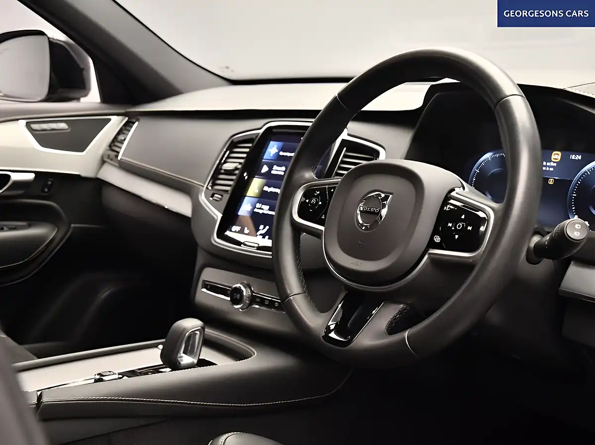 Used 2022 Volvo XC90 R-Design Silver - Interior and Exterior details 10