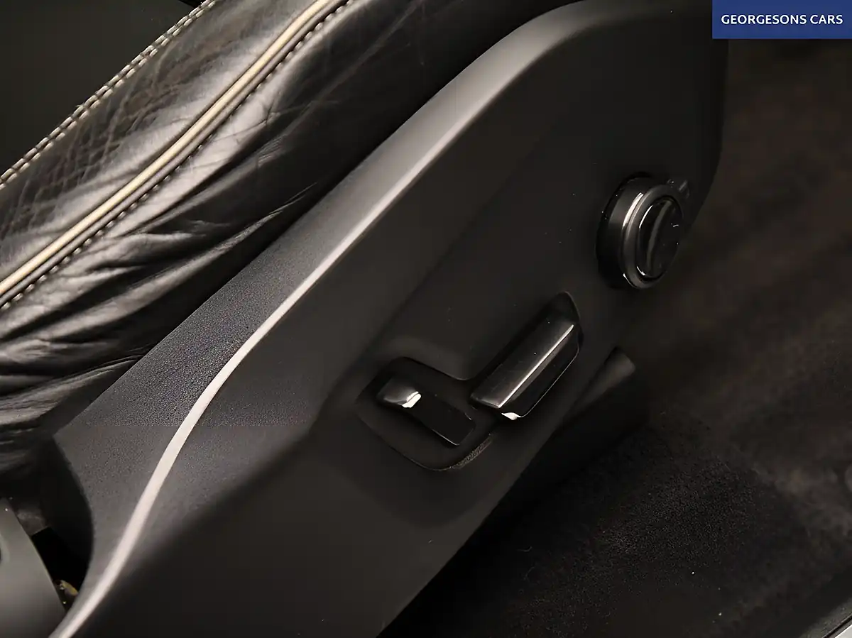 Used 2022 Volvo XC90 R-Design Silver - Interior and Exterior details 11