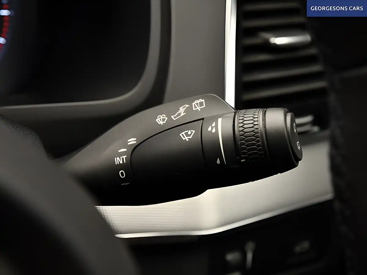 Used 2022 Volvo XC90 R-Design Silver - Interior and Exterior details 17
