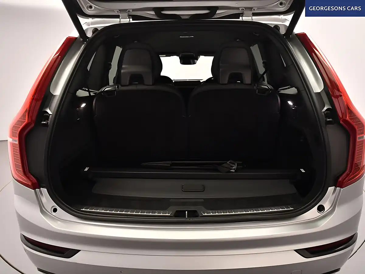 Used 2022 Volvo XC90 R-Design Silver - Interior and Exterior details 9