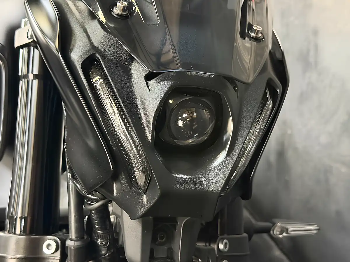 Used 2022 Yamaha MT-09 900 Hyper-Naked Hyper-Naked Black - Interior and Exterior details 11