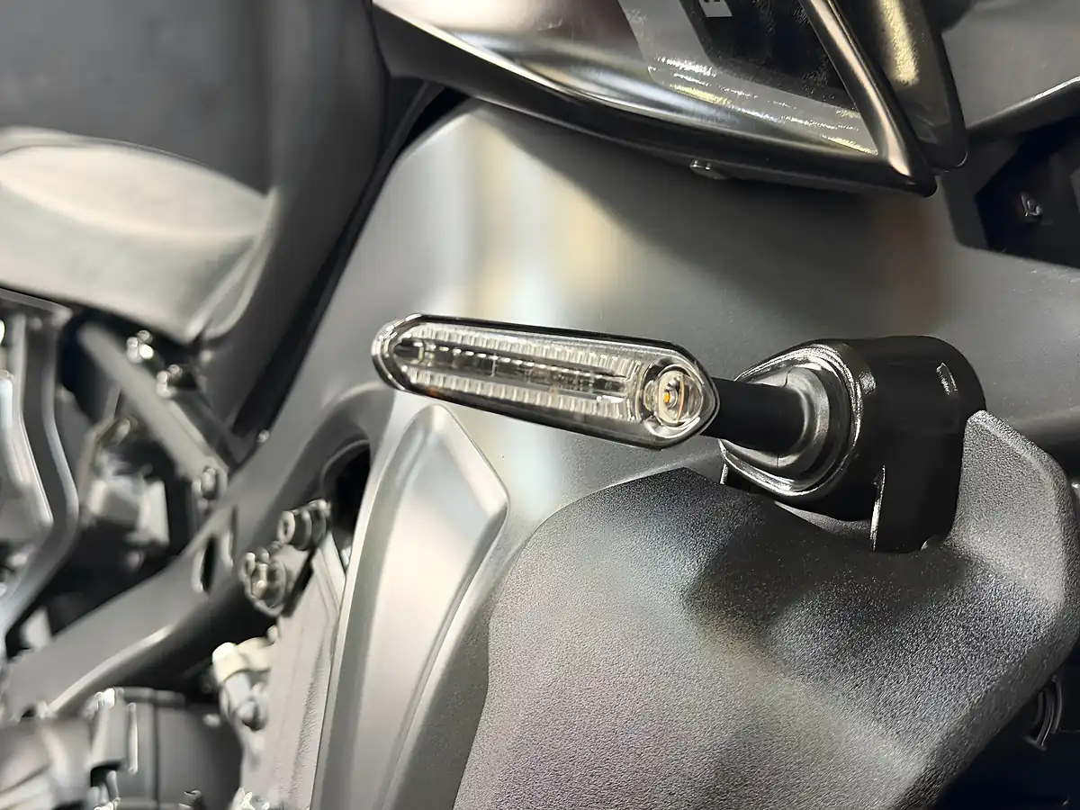 Used 2022 Yamaha MT-09 900 Hyper-Naked Hyper-Naked Black - Interior and Exterior details 14