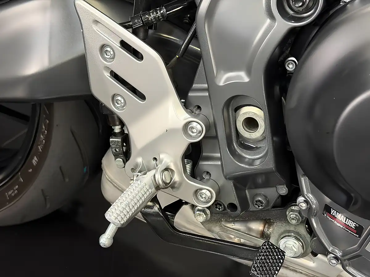 Used 2022 Yamaha MT-09 900 Hyper-Naked Hyper-Naked Black - Interior and Exterior details 18