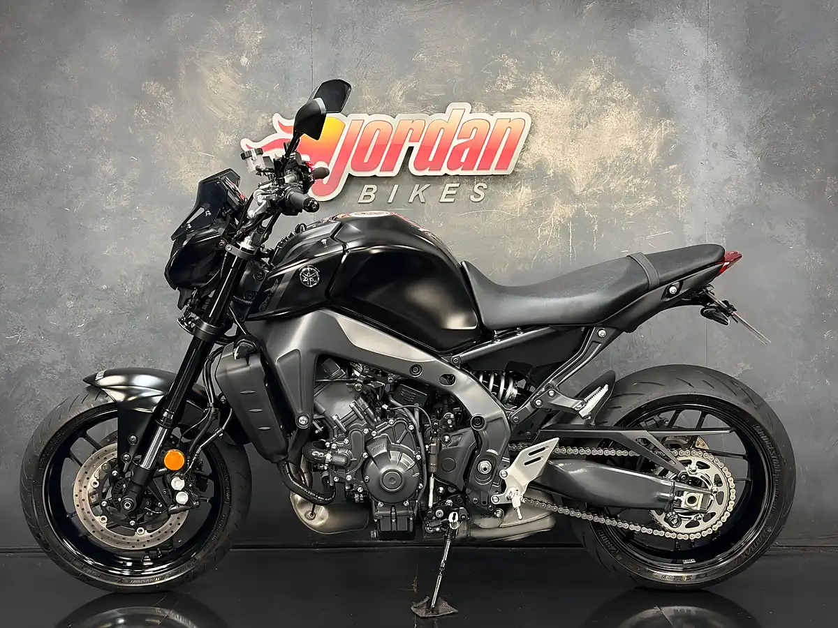 Used 2022 Yamaha MT-09 900 Hyper-Naked Hyper-Naked Black - Interior and Exterior details 2