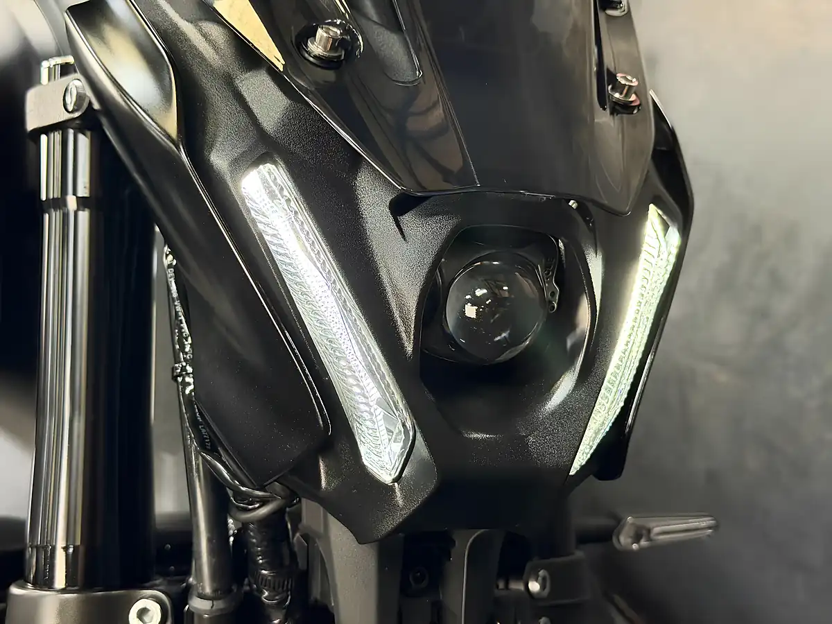 Used 2022 Yamaha MT-09 900 Hyper-Naked Hyper-Naked Black - Interior and Exterior details 6