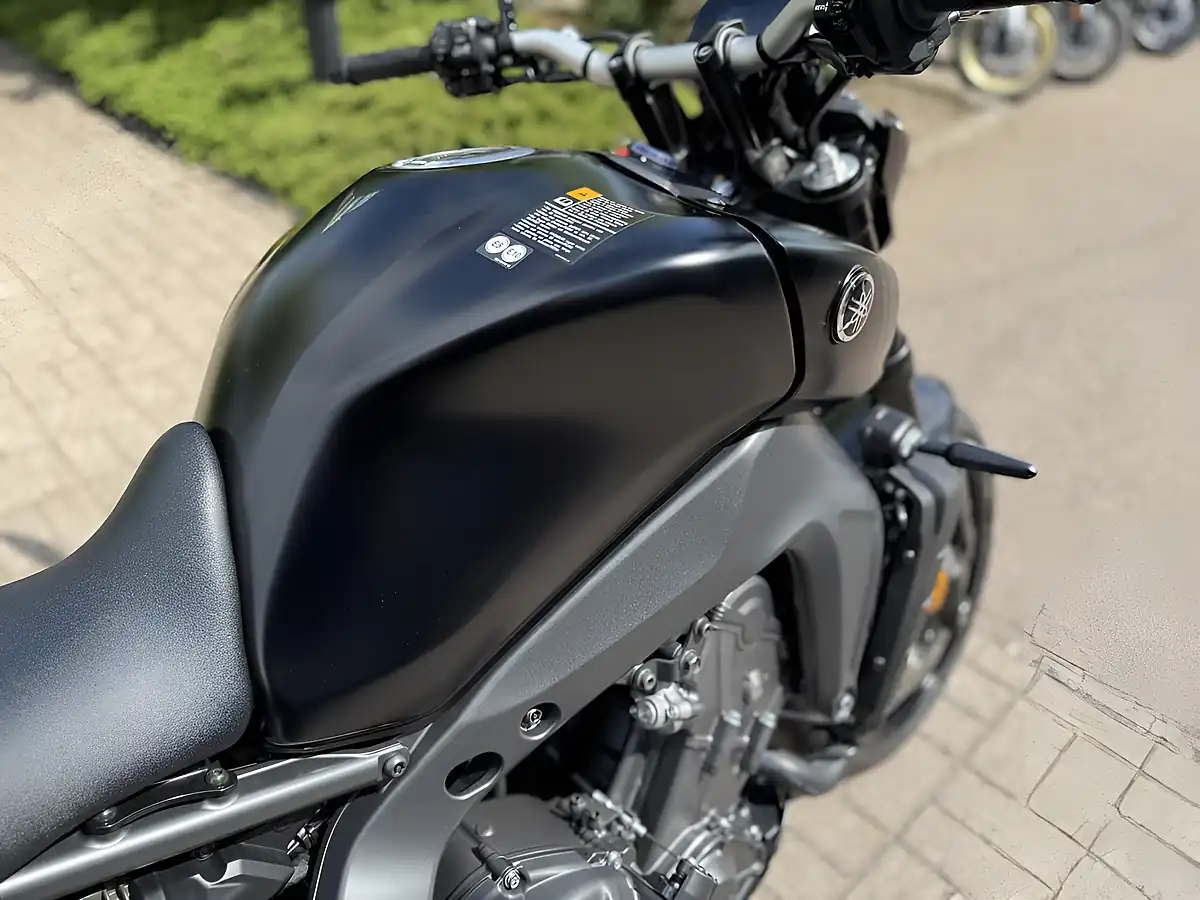 Used 2022 Yamaha MT-09 Black - Interior and Exterior details 11