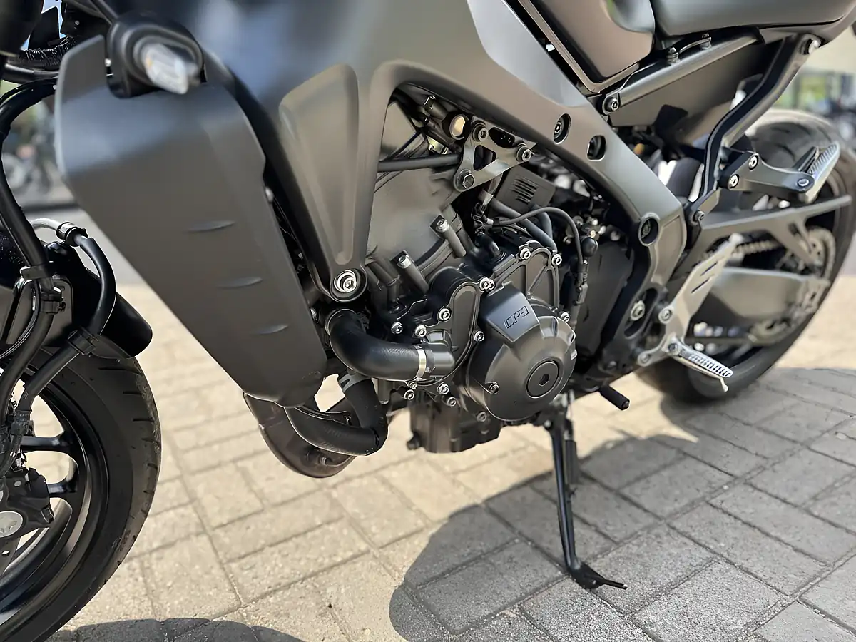 Used 2022 Yamaha MT-09 Black - Interior and Exterior details 15
