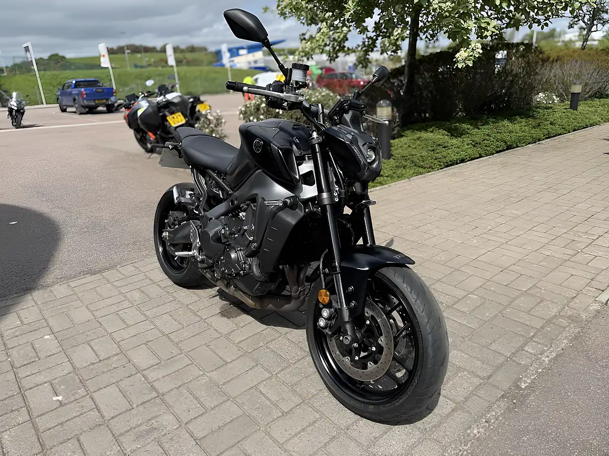 Used 2022 Yamaha MT-09 Black - Interior and Exterior details 3