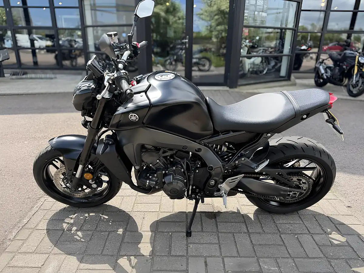 Used 2022 Yamaha MT-09 Black - Interior and Exterior details 6
