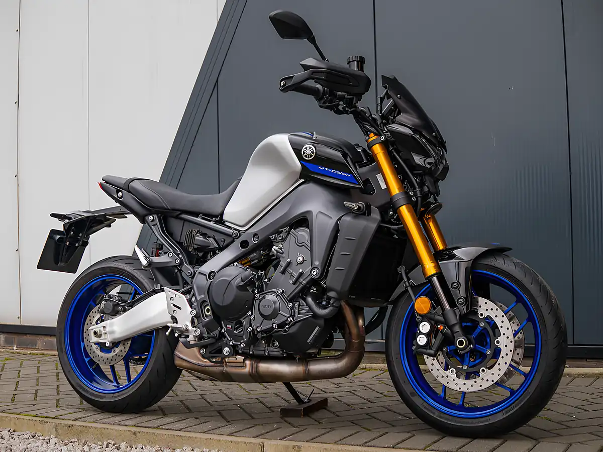 Used 2022 Yamaha MT-09 Sp Liquid Metal/Raven - Front View