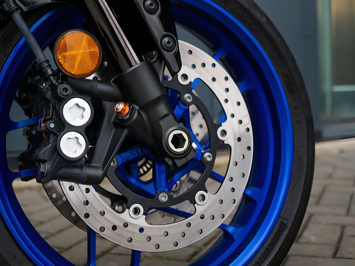 Used 2022 Yamaha MT-09 Sp Liquid Metal/Raven - Interior and Exterior details 12