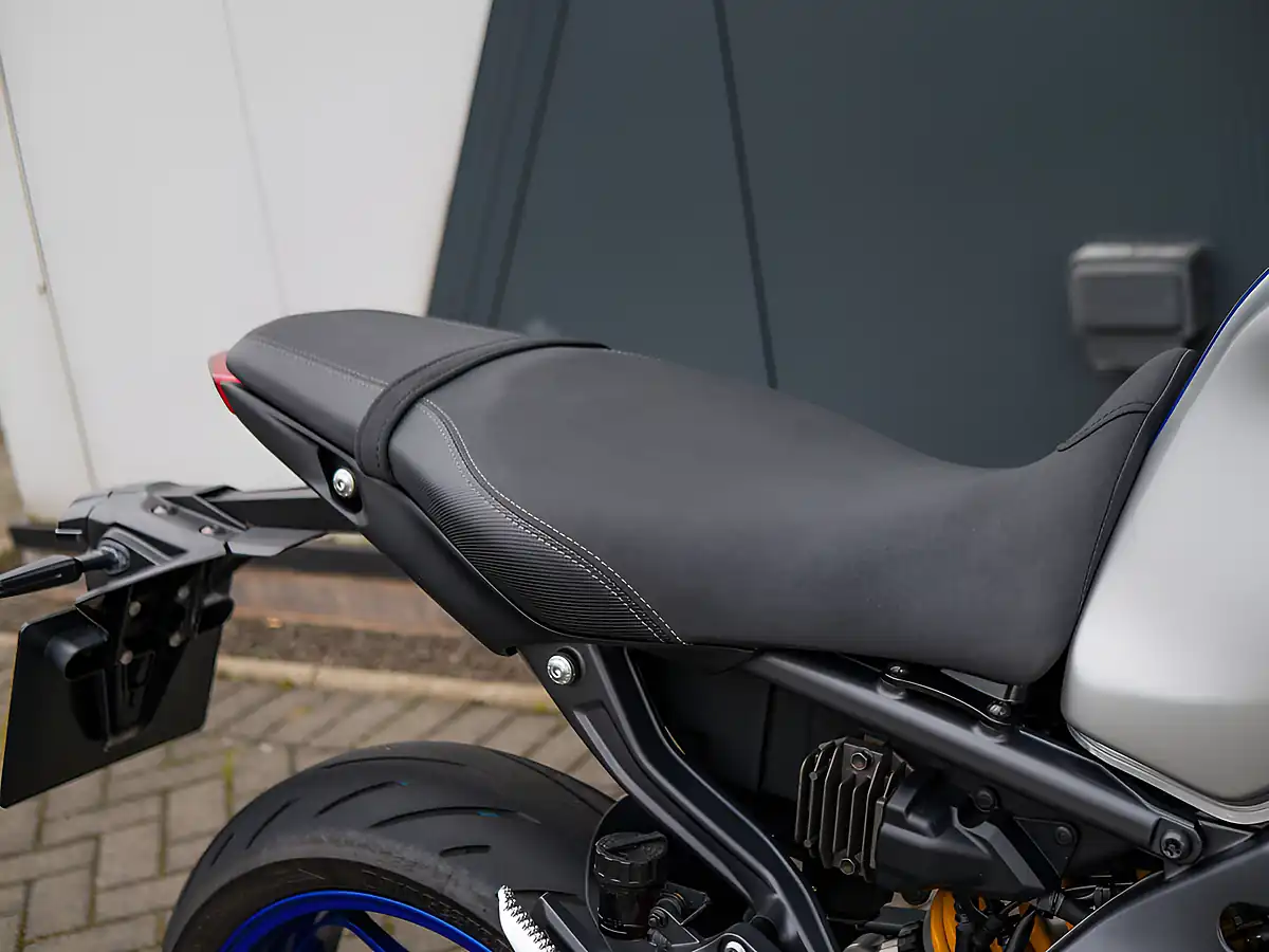 Used 2022 Yamaha MT-09 Sp Liquid Metal/Raven - Interior and Exterior details 18