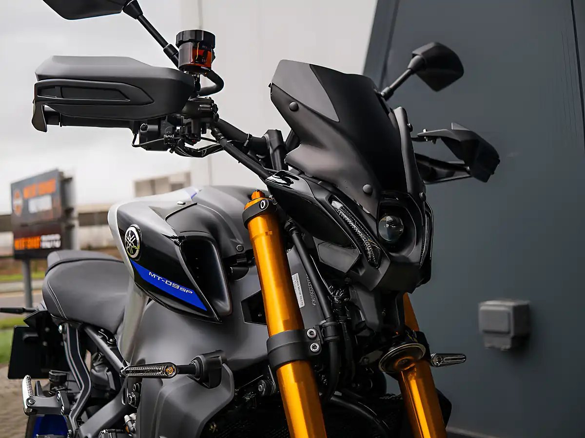 Used 2022 Yamaha MT-09 Sp Liquid Metal/Raven - Interior and Exterior details 6