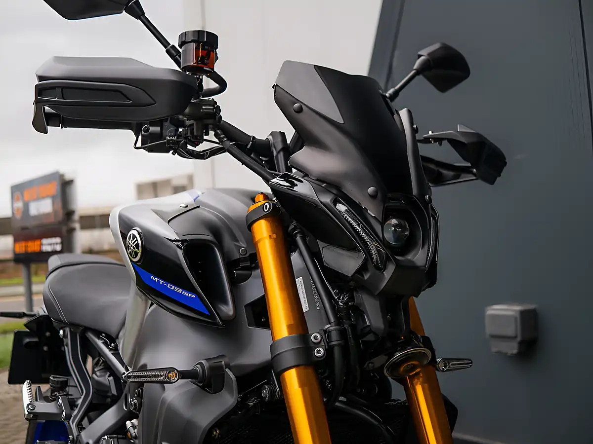 Used 2022 Yamaha MT-09 Sp Liquid Metal/Raven - Interior and Exterior details 5