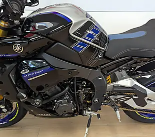 Used 2022 Yamaha MT-10 Sp Hyper-Naked Silver - Interior and Exterior details 11